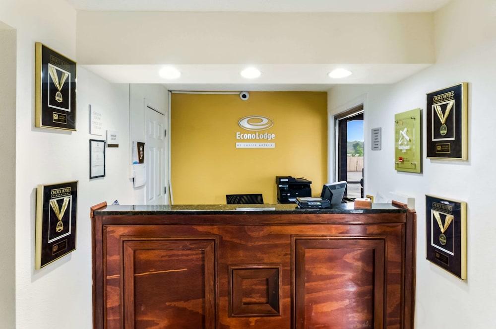 Econo Lodge Glade Springs I-81 Eksteriør billede