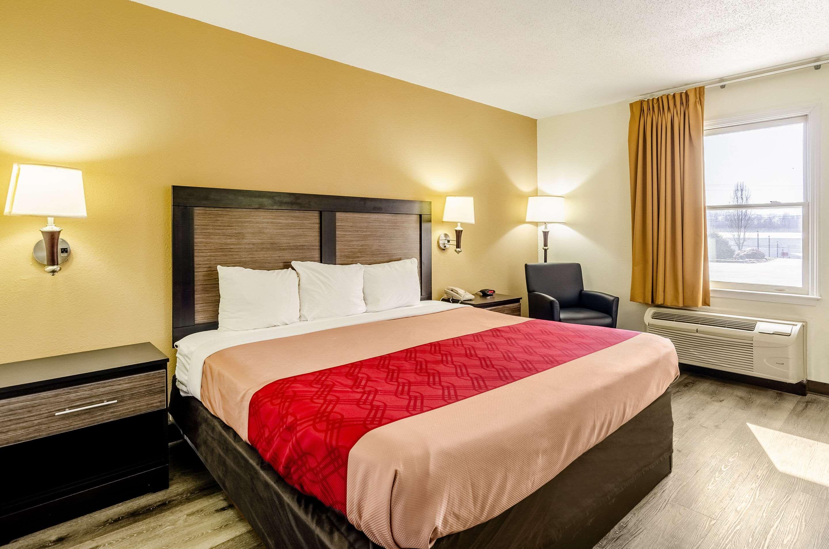 Econo Lodge Glade Springs I-81 Eksteriør billede