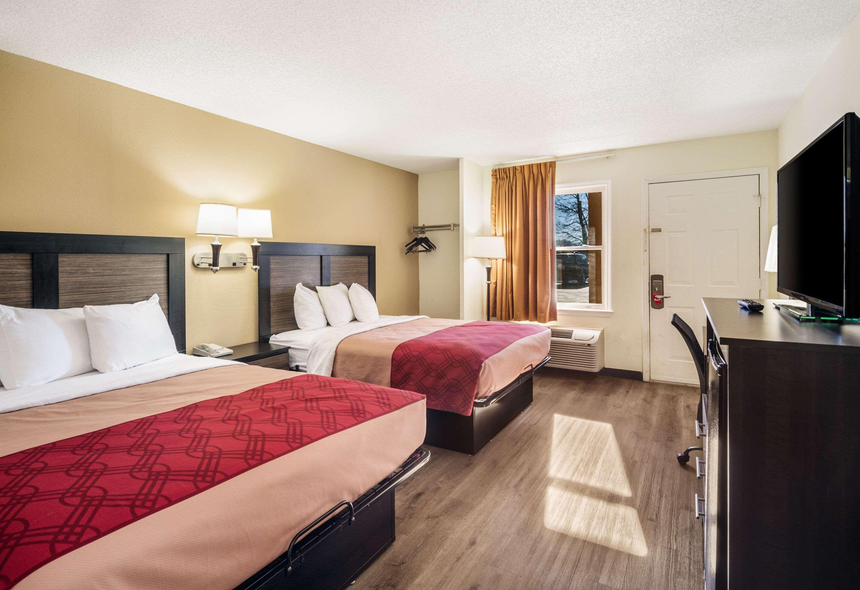 Econo Lodge Glade Springs I-81 Eksteriør billede