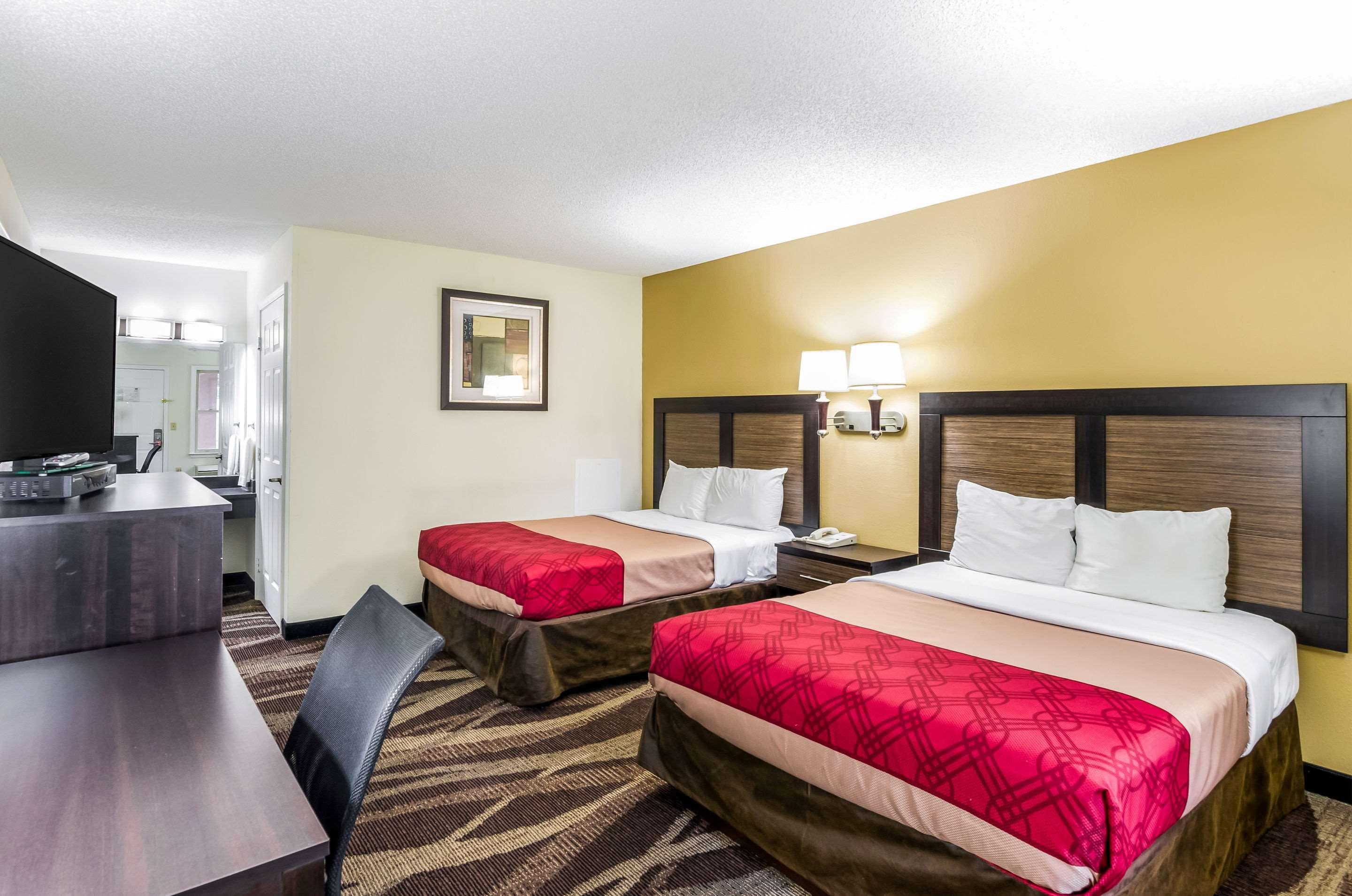 Econo Lodge Glade Springs I-81 Eksteriør billede