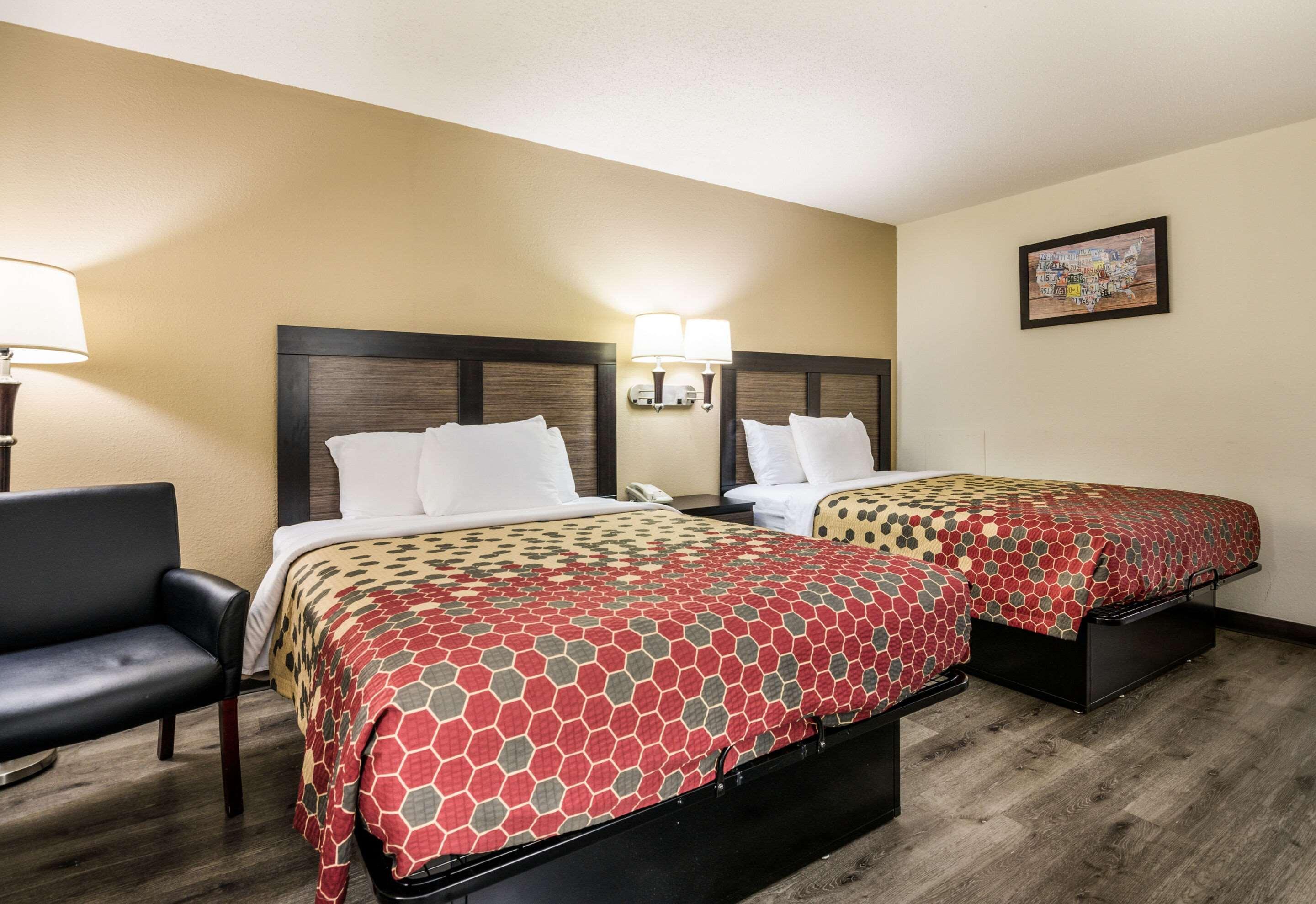Econo Lodge Glade Springs I-81 Eksteriør billede
