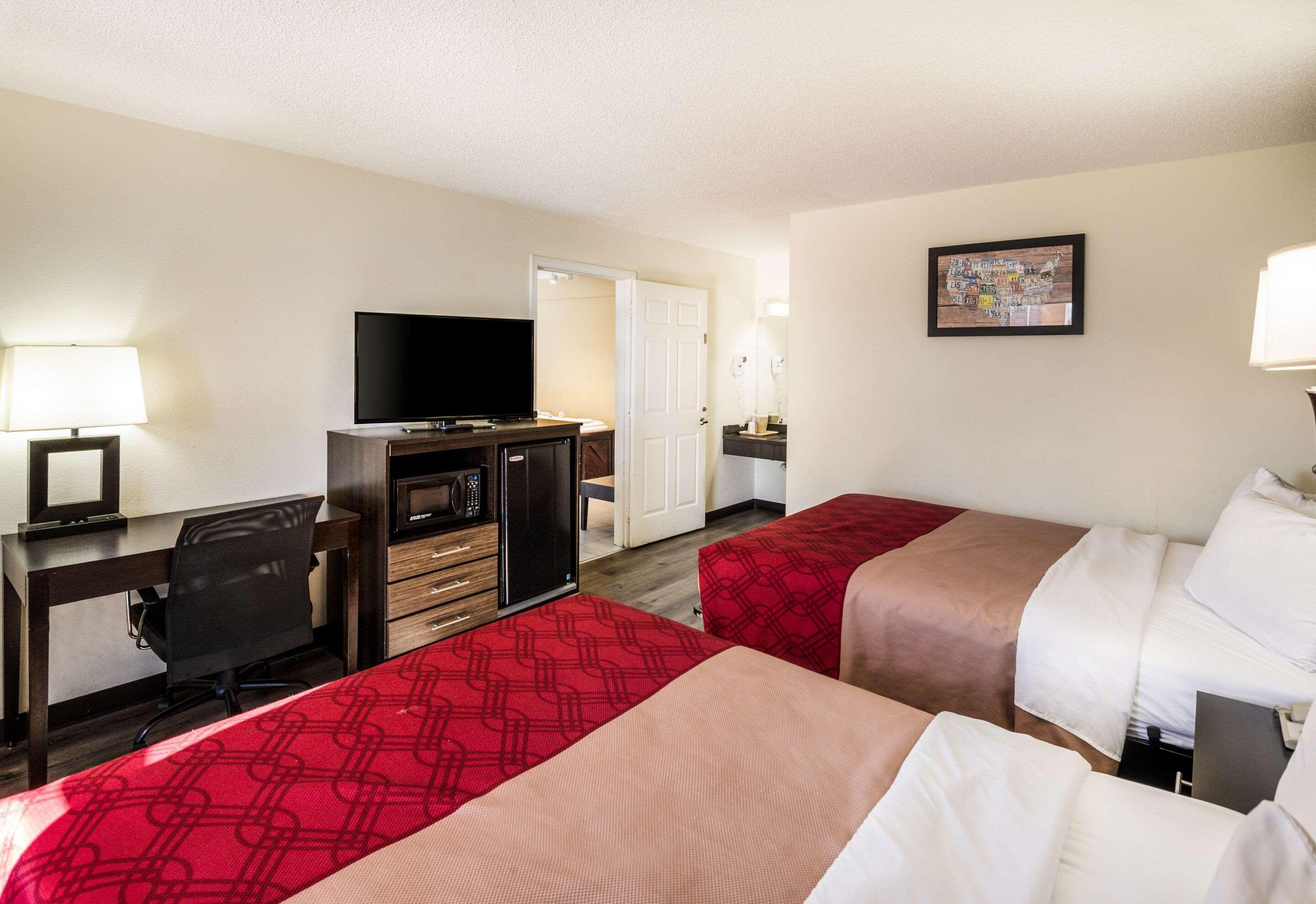 Econo Lodge Glade Springs I-81 Eksteriør billede