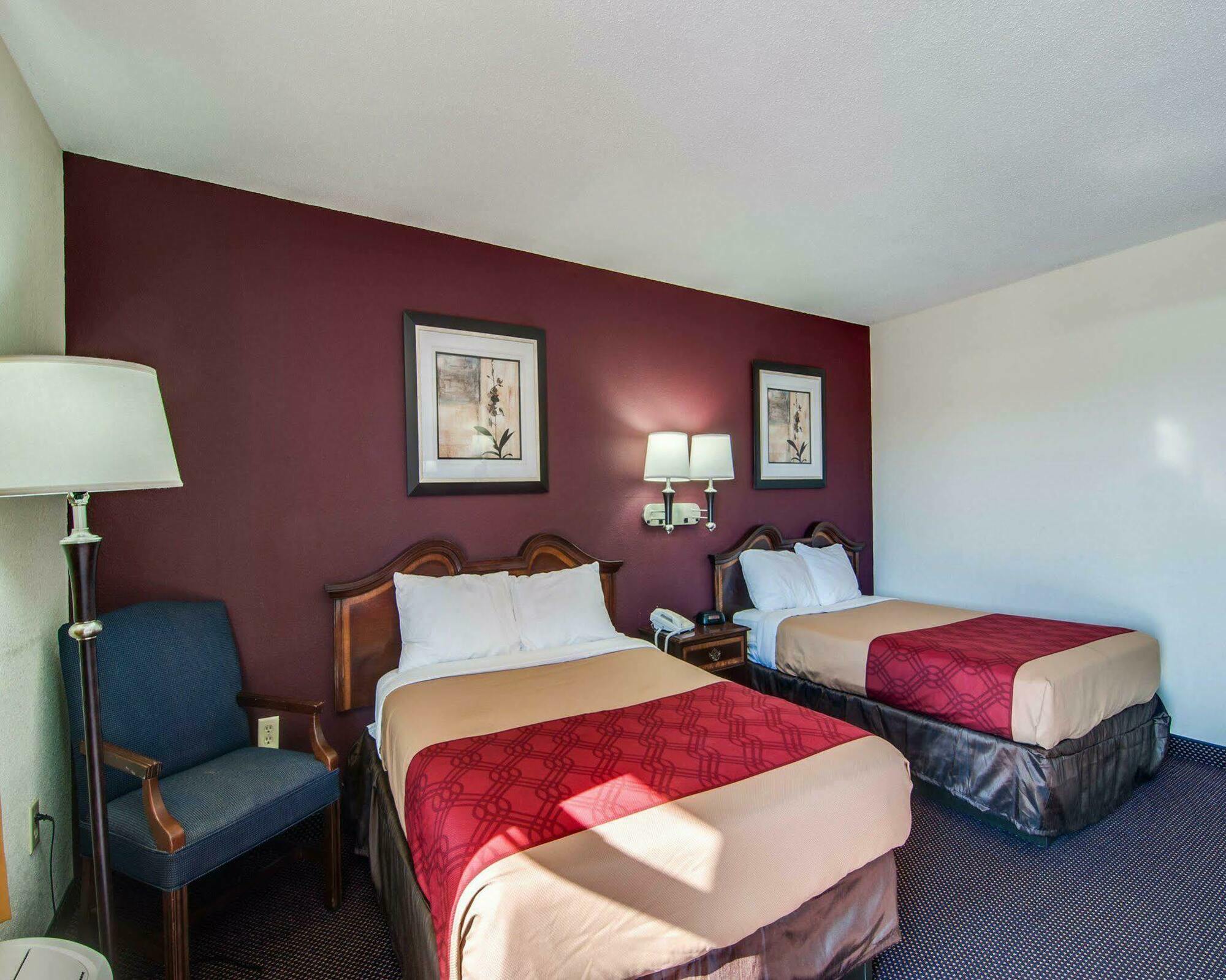 Econo Lodge Glade Springs I-81 Eksteriør billede